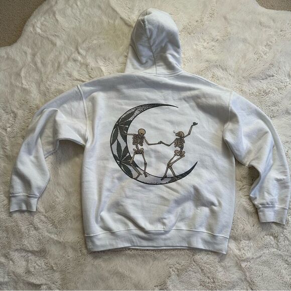 Skeleton hippie hoodie from Etsy 🍃 - Picture 4 of 16